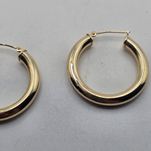 14k Yellow Gold Hoop Earrings